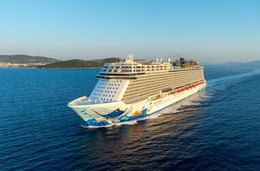Norwegian Cruise Line Doubles Down On Its New Direction As Loyal Cruisers Flag "Potential Issues"