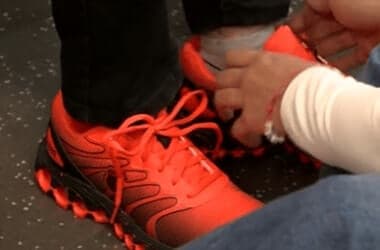 KRQE Cares: Hundreds of students at Helen Cordero Elementary get free shoes