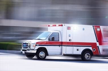 2 Hurt In 2-Vehicle Crash In Mount Sinai On Saturday: Police