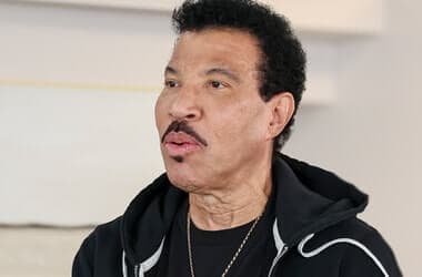 Lionel Richie Hospitalized After St. Louis Concert